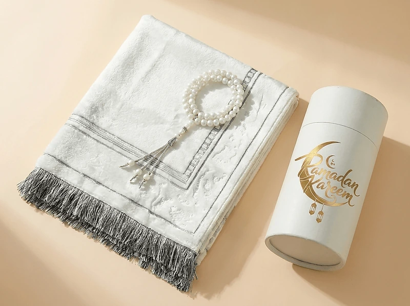 Prayer Mat with Tasbih in Tubular Box White