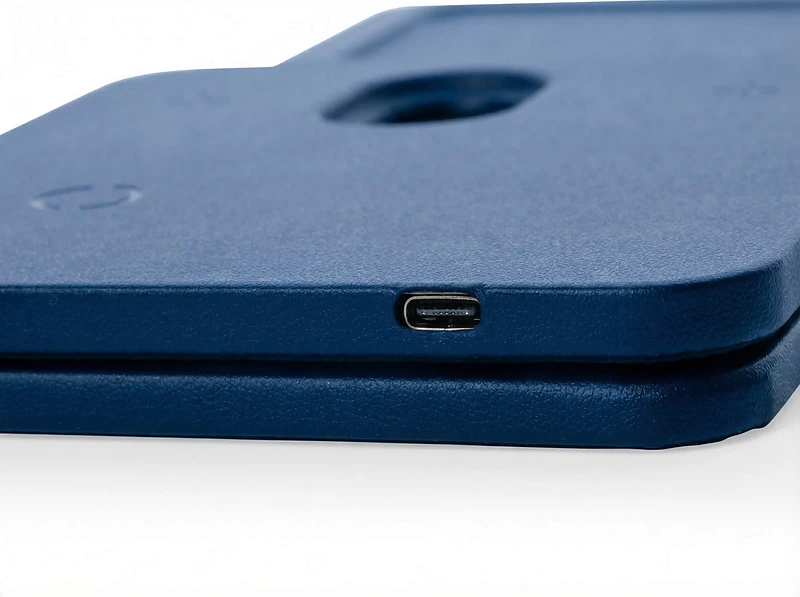 Organizer with 3-in-1 MagSafe Charger