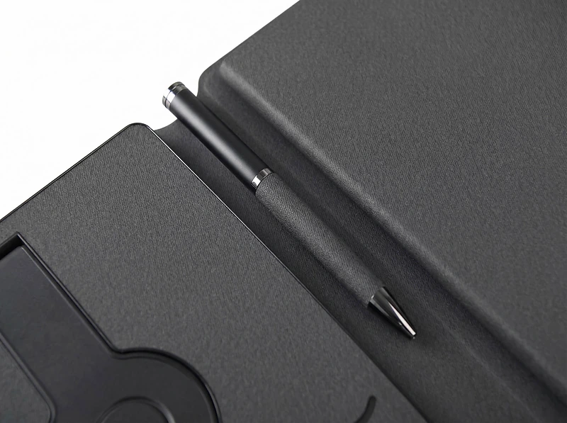 A5 Notebook with 3-in-1 MagSafe Power Bank