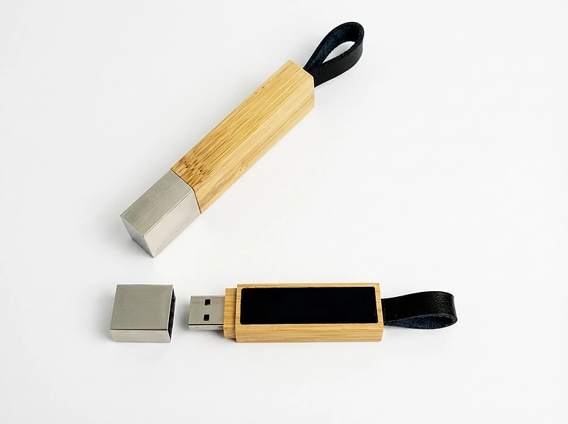 ذاكرة فلاش USB بشعار بامبو LED مع حزام، سعة 64 جيجابايت، الإصدار 3.0