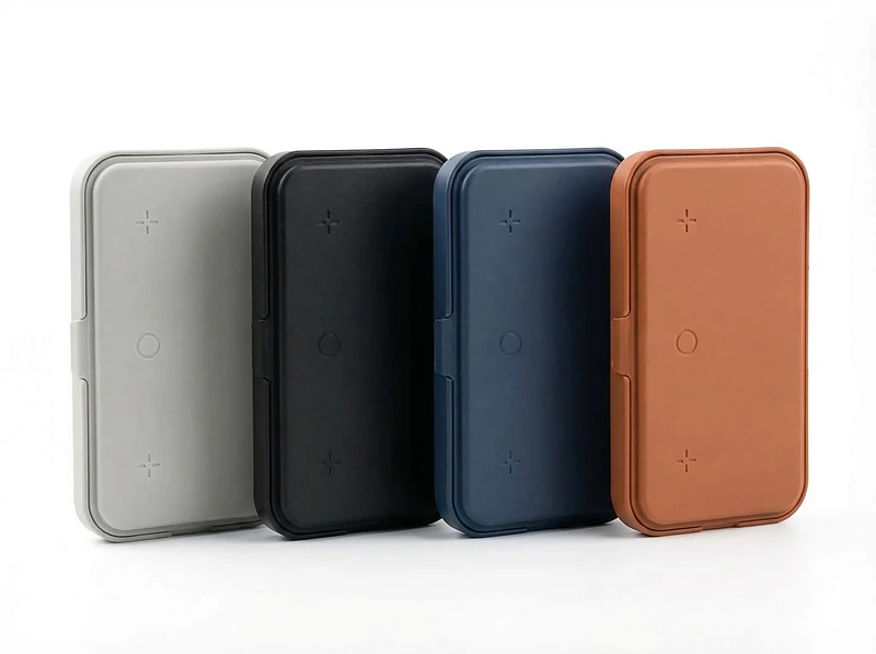 Travel Wallet with 3-in-1 MagSafe Charger