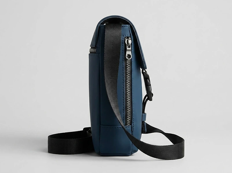 RCS essentials sling bag