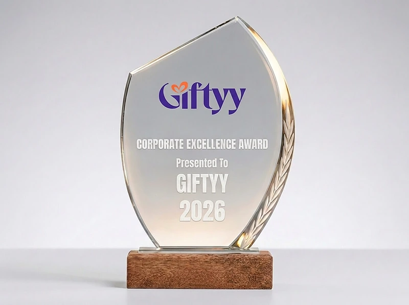Crystal Trophy With Wooden Base Brown