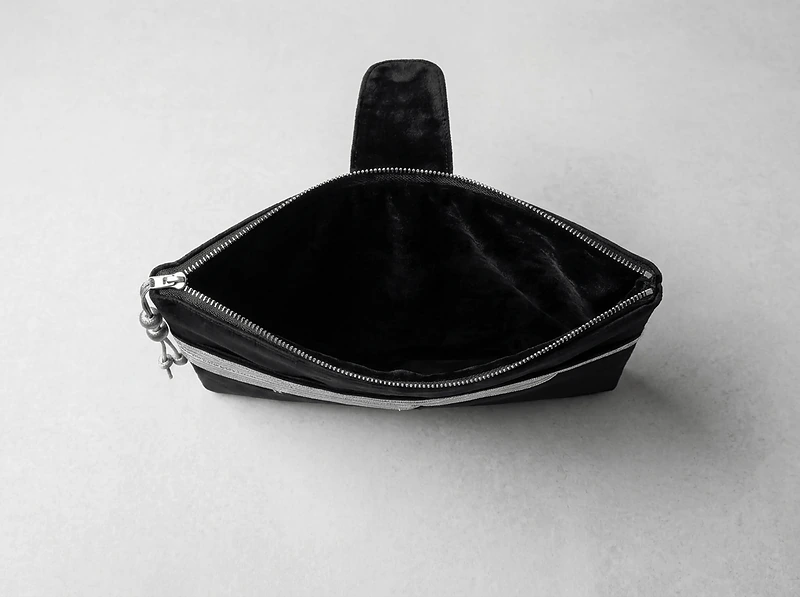 Laptop Sleeve Zipper Pouch with Tassel – Arabic Bisht Embroidery