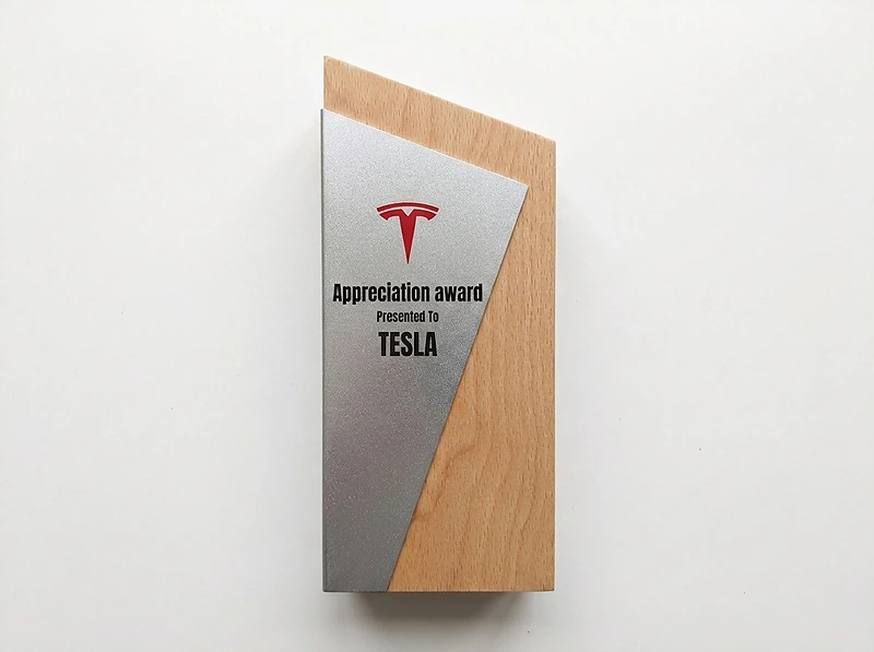 Recycled Aluminum / Wood Award
