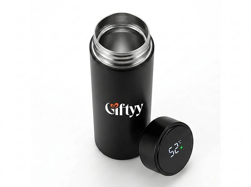 Stainless steel bottle with temperature display