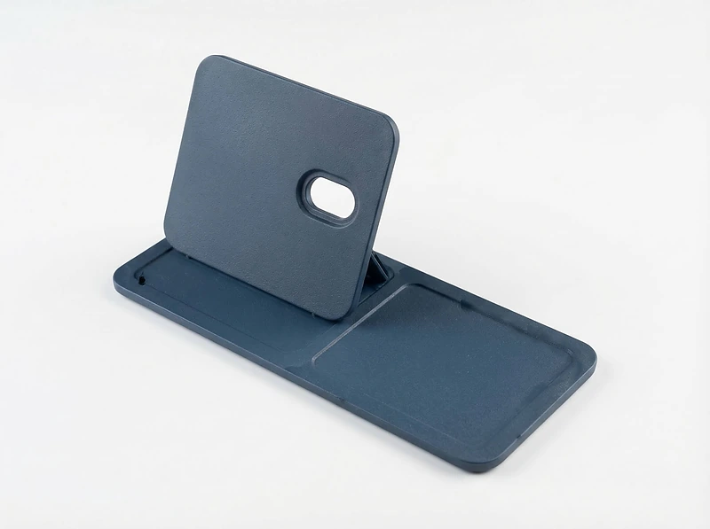 Organizer with 3-in-1 MagSafe Charger