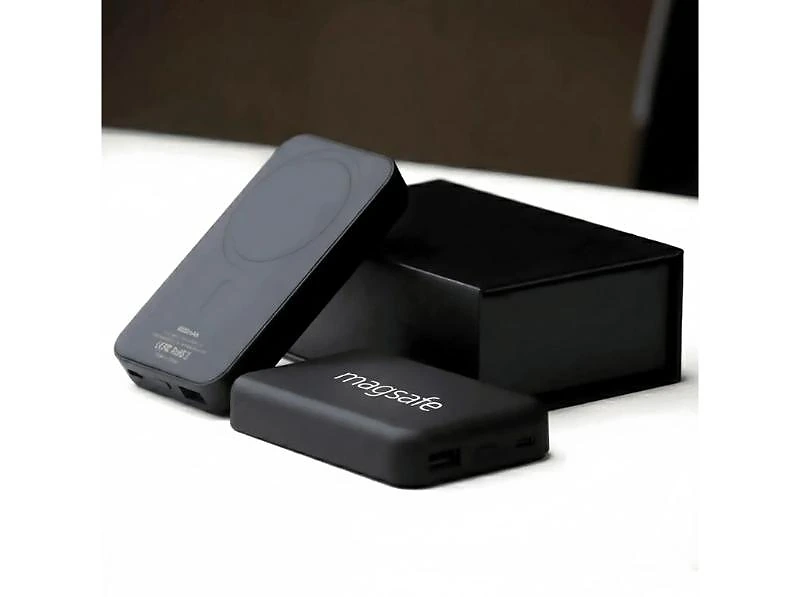 Magsafe Power bank With Lightup Logo