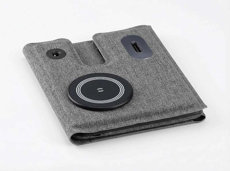 CHANGE ZERO Recycled 3-in-1 Wireless Charger Station