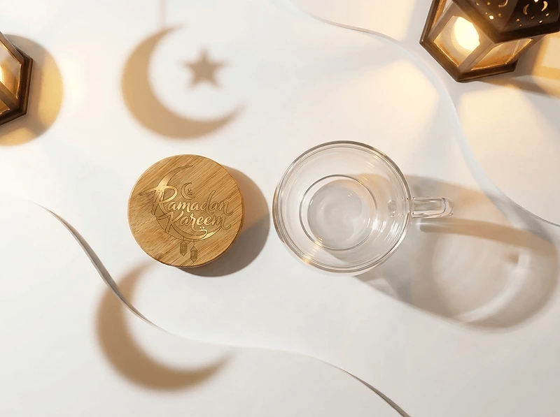 Double-walled glass travel cup with bamboo lid