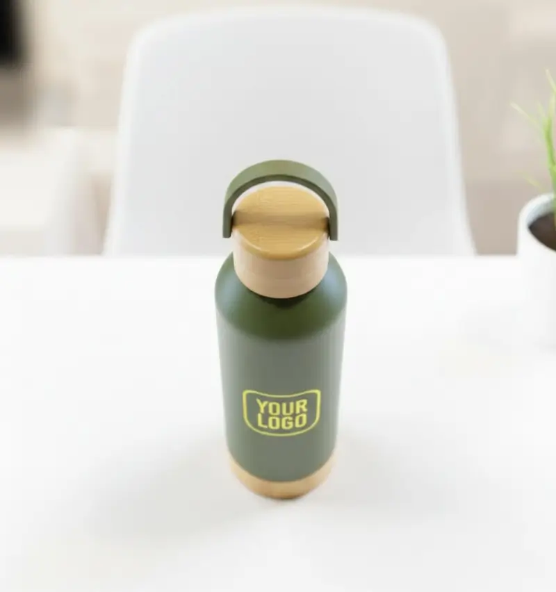 Insulated Bottle With Bamboo Lid