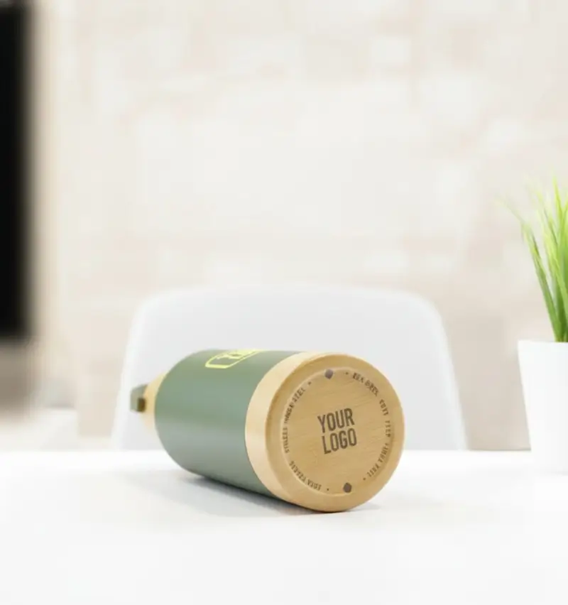Insulated Bottle With Bamboo Lid